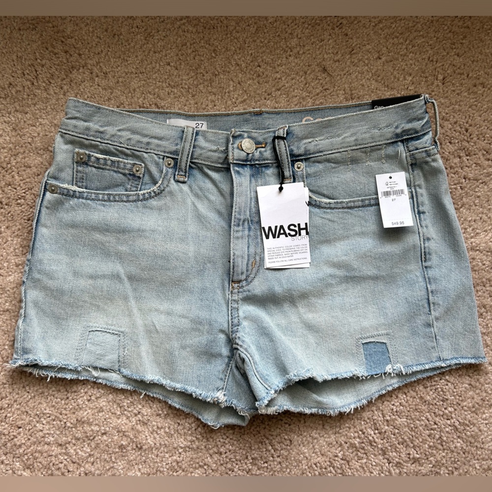NWT GAP Mid Rise Slim Denim Shorts